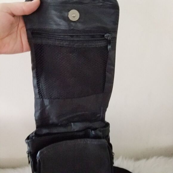 Buxton one shoulder backpack - Picture 3 of 6